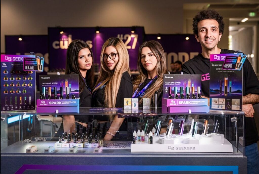 GEEKBAR și-a evidențiat forța brandului printr-un stand cu tematică de capsulă spațială la ShishaMesse și Vaper Expo UK